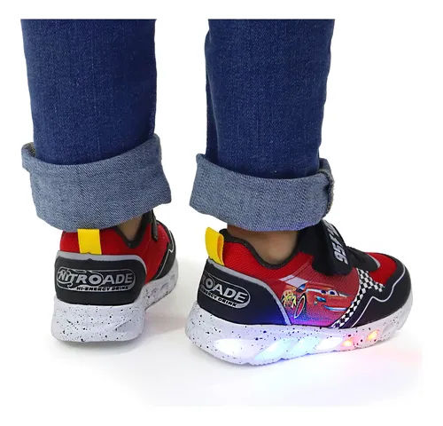 https://ik.imagekit.io/c2dr4dawp/https%3A%2F%2Fhttp2.mlstatic.com%2FD_NQ_NP_890240-MLM83062963881_032025-O-tenis-original-disney-cars-rayo-mcqueen-con-luces-para-nino.webp?tr=f-jpg